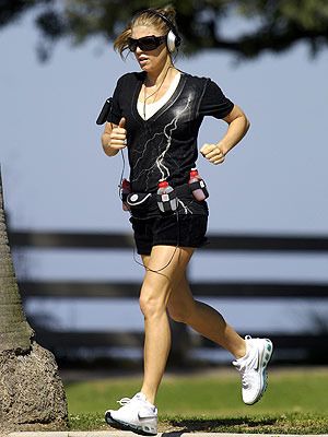 fergie-and-fuelbelt-endurance-4-bottle-belt-gallery fergie and fuelbelt endurance 4 bottle belt gallery