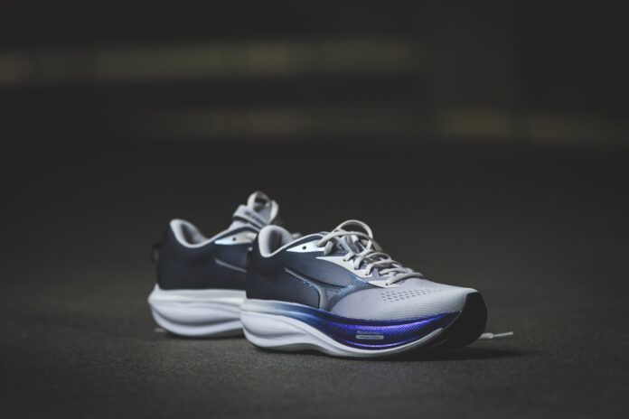 Mizuno lanza la Wave Rider 30 Amsterdam y el pack Tsukiakari