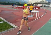 El complejo arte de correr de espaldas