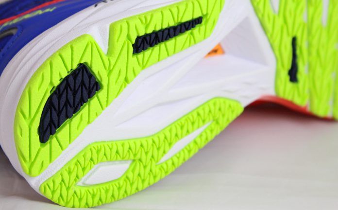 New Balance 1400 v4
