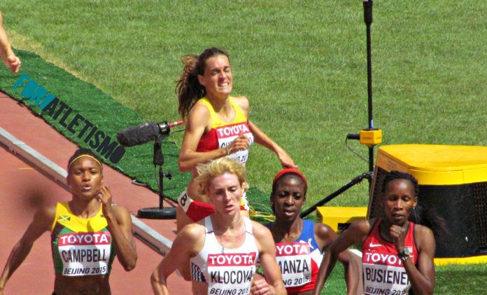 Genzebe Dibaba bate el récord mundial de 2.000 en Sabadell