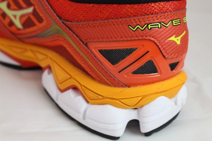 Mizuno Wave Sky
