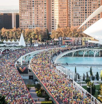 Sorteamos un dorsal para el Maratón Valencia con JBL maraton valencia salida2018