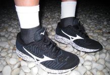 Mizuno WaveKnit R2 Mizuno WaveKnit R2