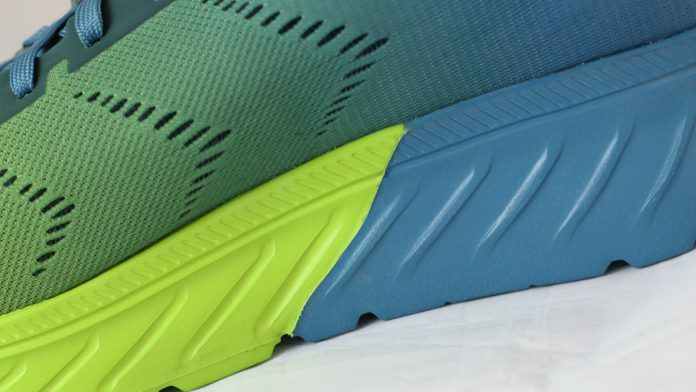 Hoka ONE ONE Mach 2