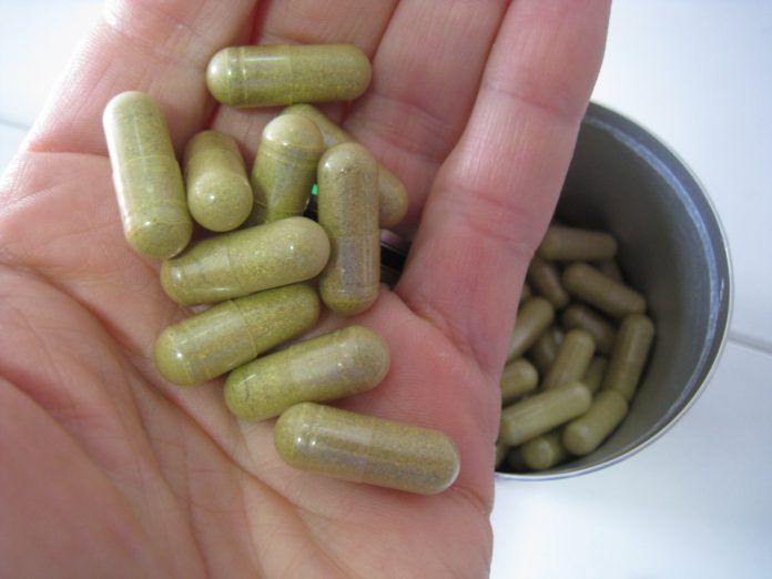 Vitaminas Foodspring Daily Vitamins Capsulas