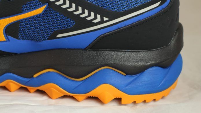 Mizuno Wave Mujin 7