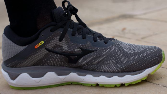 Mizuno Wave Horizon 4 U4iC