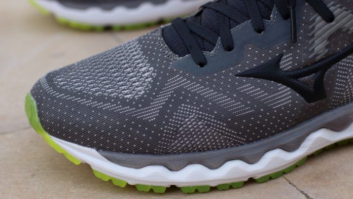 Mizuno Wave Horizon 4 Upper