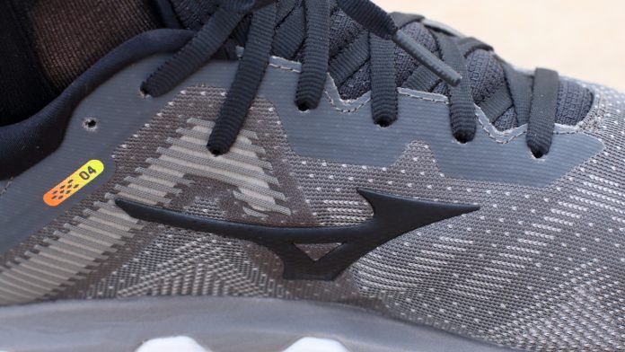 Mizuno Wave Horizon 4 Upper zona media