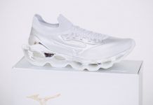 Mizuno Wave Prophecy Sorayama