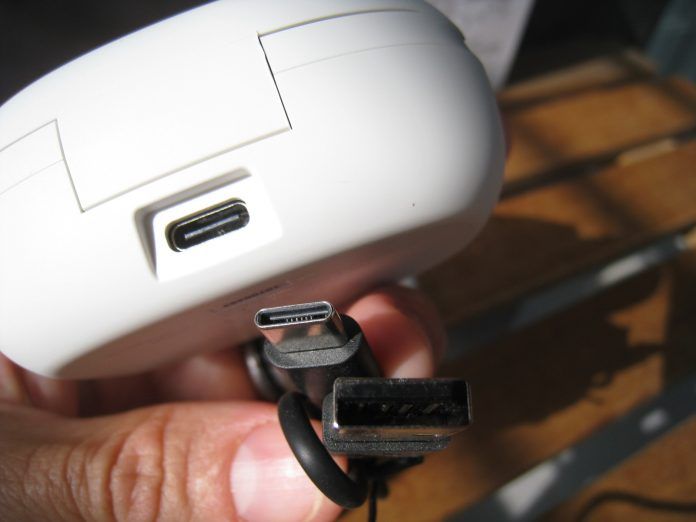 JVC HA EC25T Conexion USB C