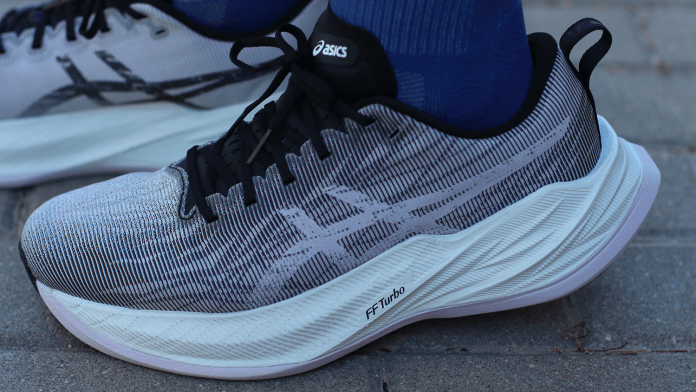 ASICS Superblast