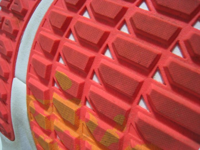 Mizuno Wave Inspire 19 Suela Detalle Tacos