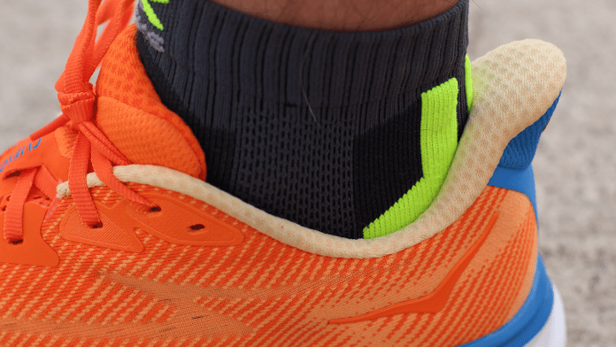 HOKA Clifton 9 Aquiles