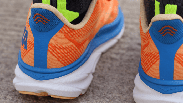 HOKA Clifton 9 Contrafuerte