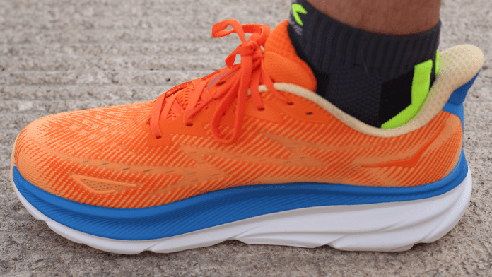 HOKA Clifton 9 Mediasuela doble densidad