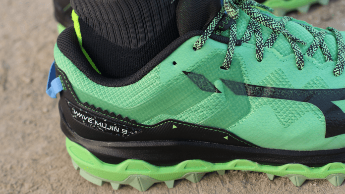 Mizuno Wave Mujin 9 Refuerzos talon