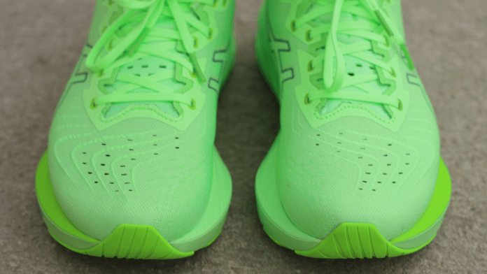 ASICS Novablast 4