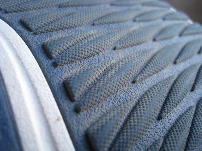 Mizuno Wave Ultima 15 Suela Detalle Tacos