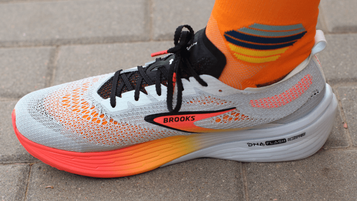Brooks Hyperion Elite 4 DNA Flash