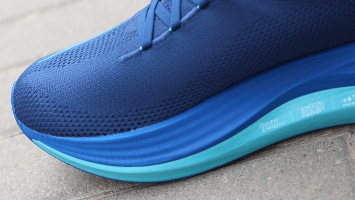 Mizuno Neo Vista