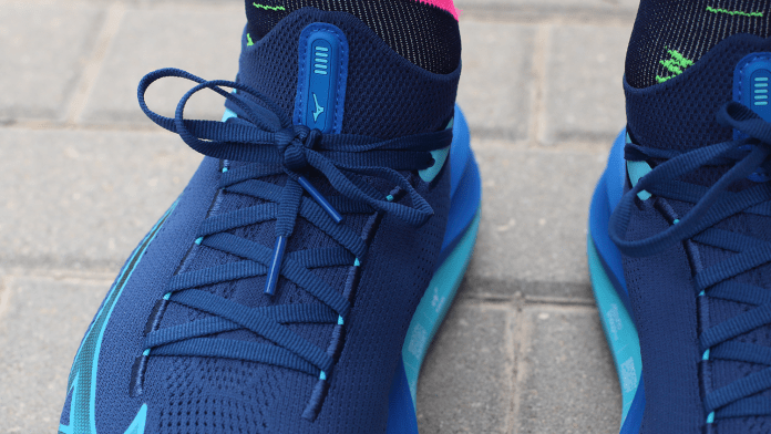 Mizuno Neo Vista