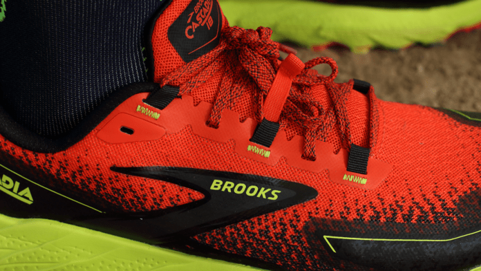 Brooks Cascadia 18 Cordones