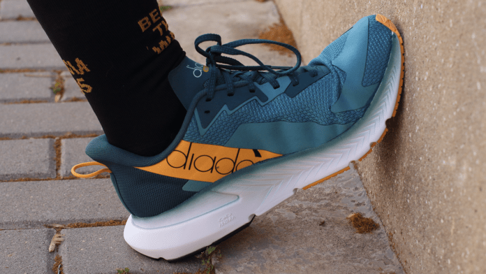 Diadora Mythos Blushield Volo 4 Arco