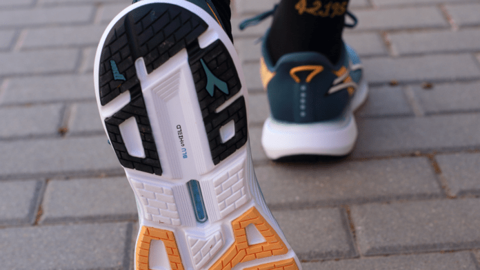Diadora Mythos Blushield Volo 4 Suela