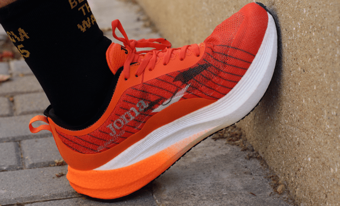 Joma R 1000