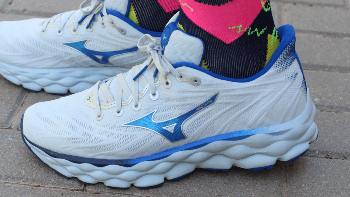 Mizuno Wave Sky 8