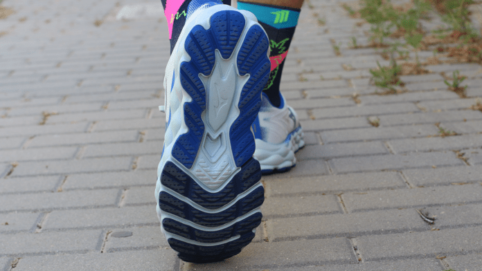 Mizuno Wave Sky 8