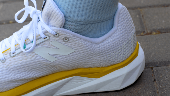 New Balance FuelCell Propel v5