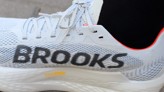 Brooks Hyperion Max 2 Logo