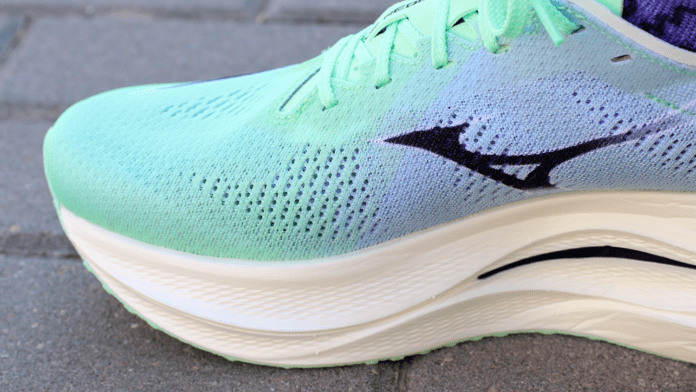 Mizuno Wave Rebellion Pro 3
