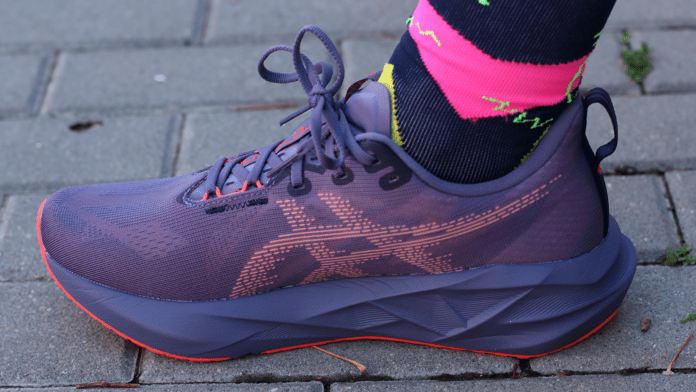 ASICS Novablast 5