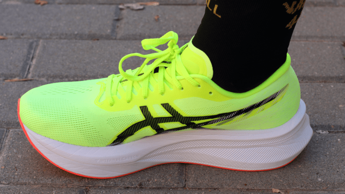 ASICS Magic Speed 4 Perfil