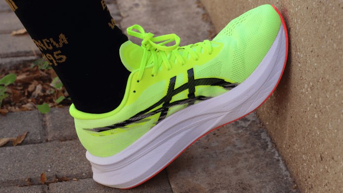 ASICS Magic Speed 4 Perfil interior