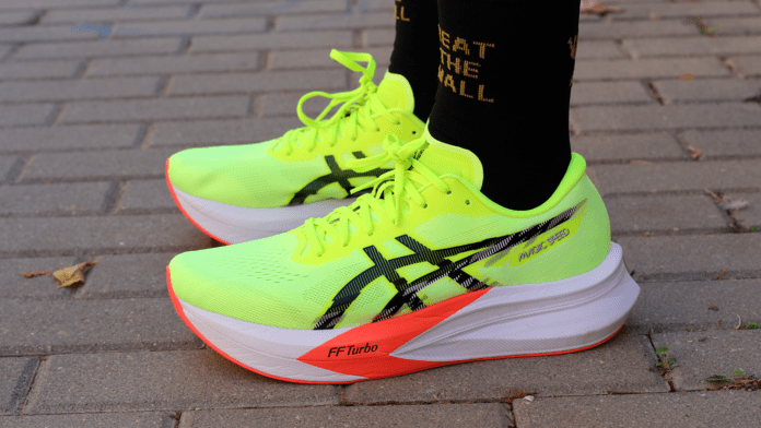 ASICS Magic Speed 4 Puestas