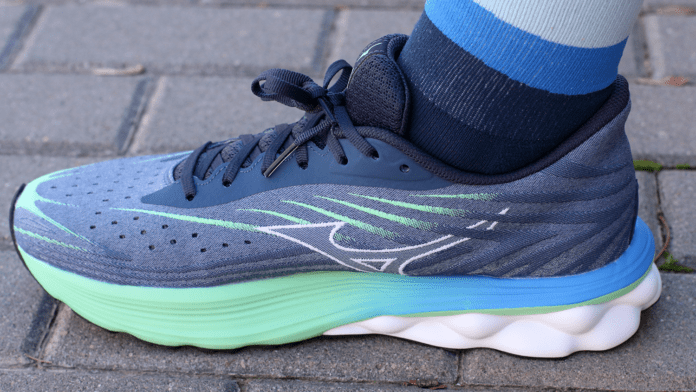 Mizuno Wave Skyrise 6