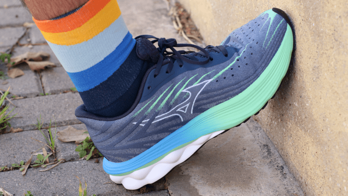 Mizuno Wave Skyrise 6