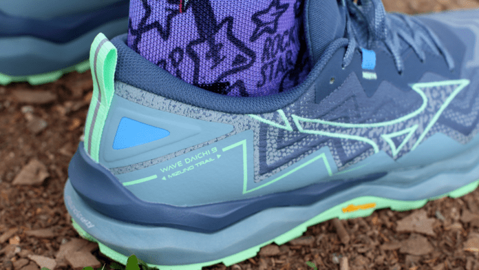 Mizuno Wave Daichi 9 Collar