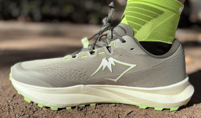 ASICS Fuji Lite 6
