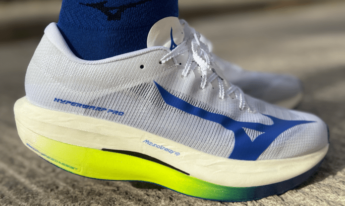 Mizuno Hyperwarp Pro