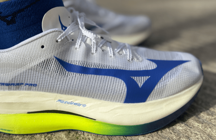 Mizuno Hyperwarp Pro