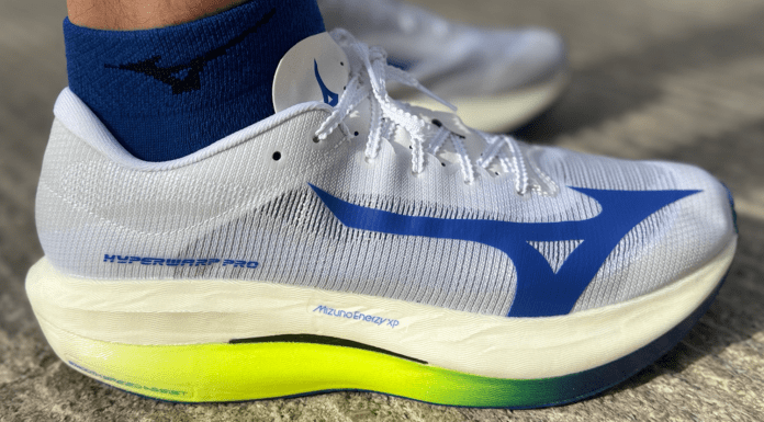 Mizuno Hyperwarp Pro
