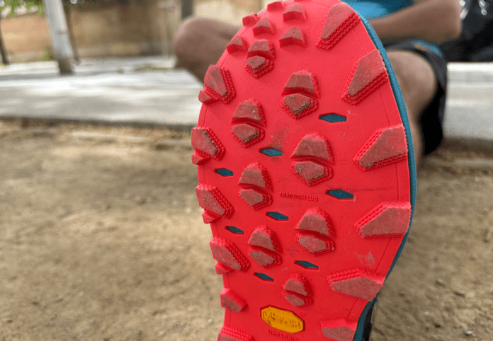 Mizuno Wave Mujin 11 Traction Lugs