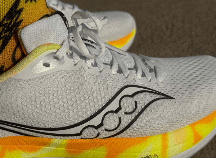 Saucony Endorphin Trainer Puntitos