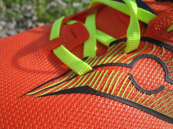 Saucony Peregrine 16 Upper Detalle Tejidos